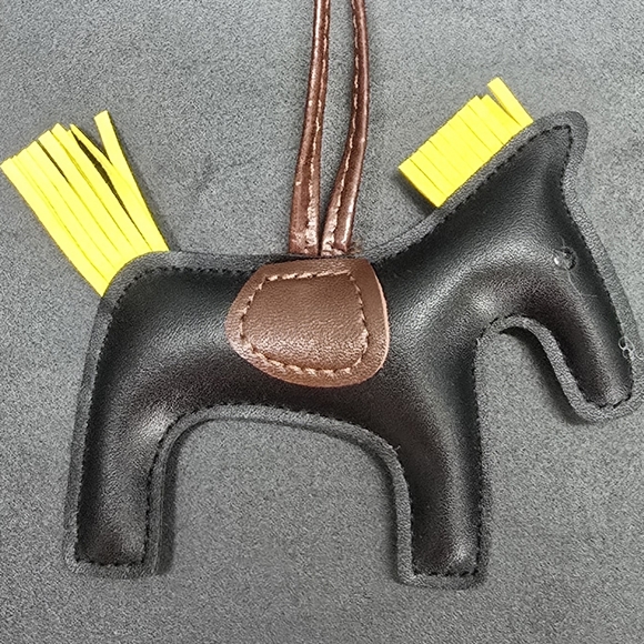 Unbranded Handbags - Stylish Black and Yellow Horse-Shaped Bag Charm
